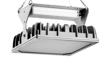 Industrieleuchte der Alfred Pracht Lichttechnik GmbH, rechteckig, mit Kühlrippen und Aufhängung, für Spezialanwendungen.